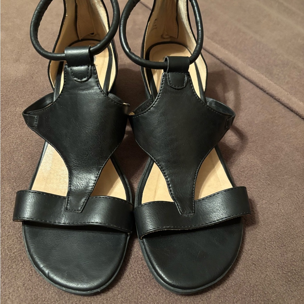 Journee Collection Trayle Black Women's Wedge Sandals